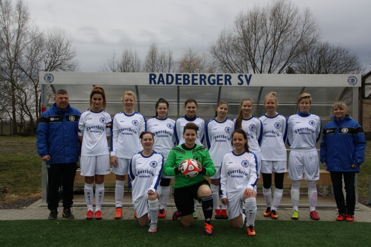 Sportheim Radeberg sponsert Trikotsatz für unsere Frauen