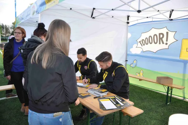 Autogrammstunde Dynamo Dresden (Alvarez & Kreuzer)